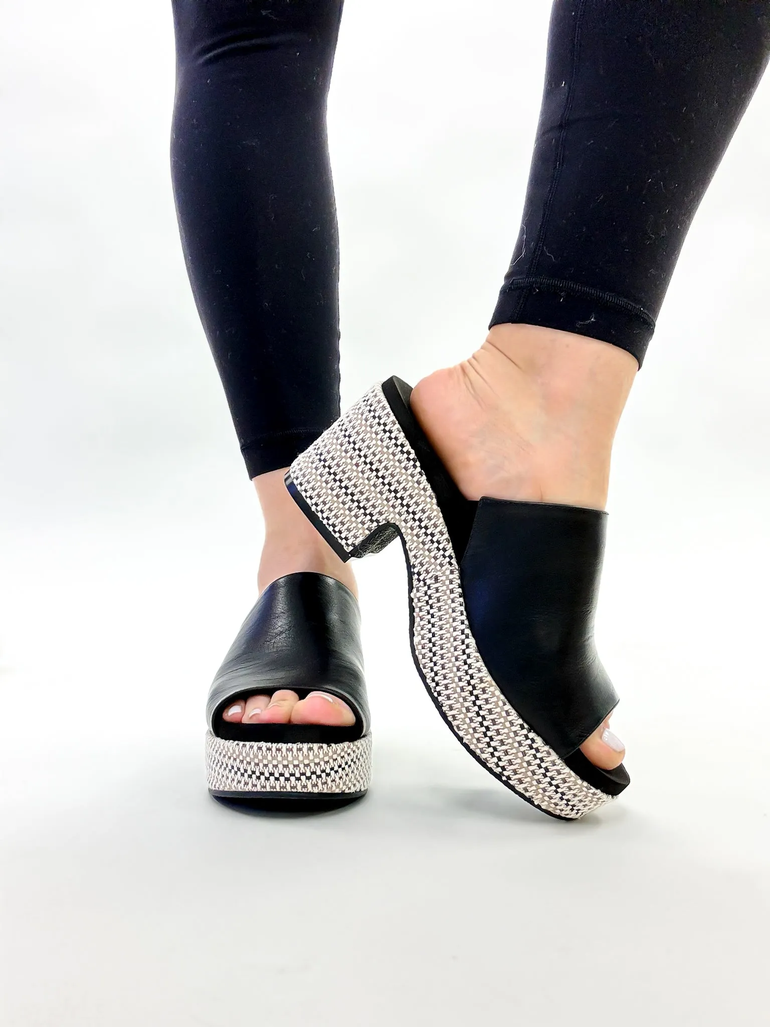 Corky's Black Totally Buggin Wedges