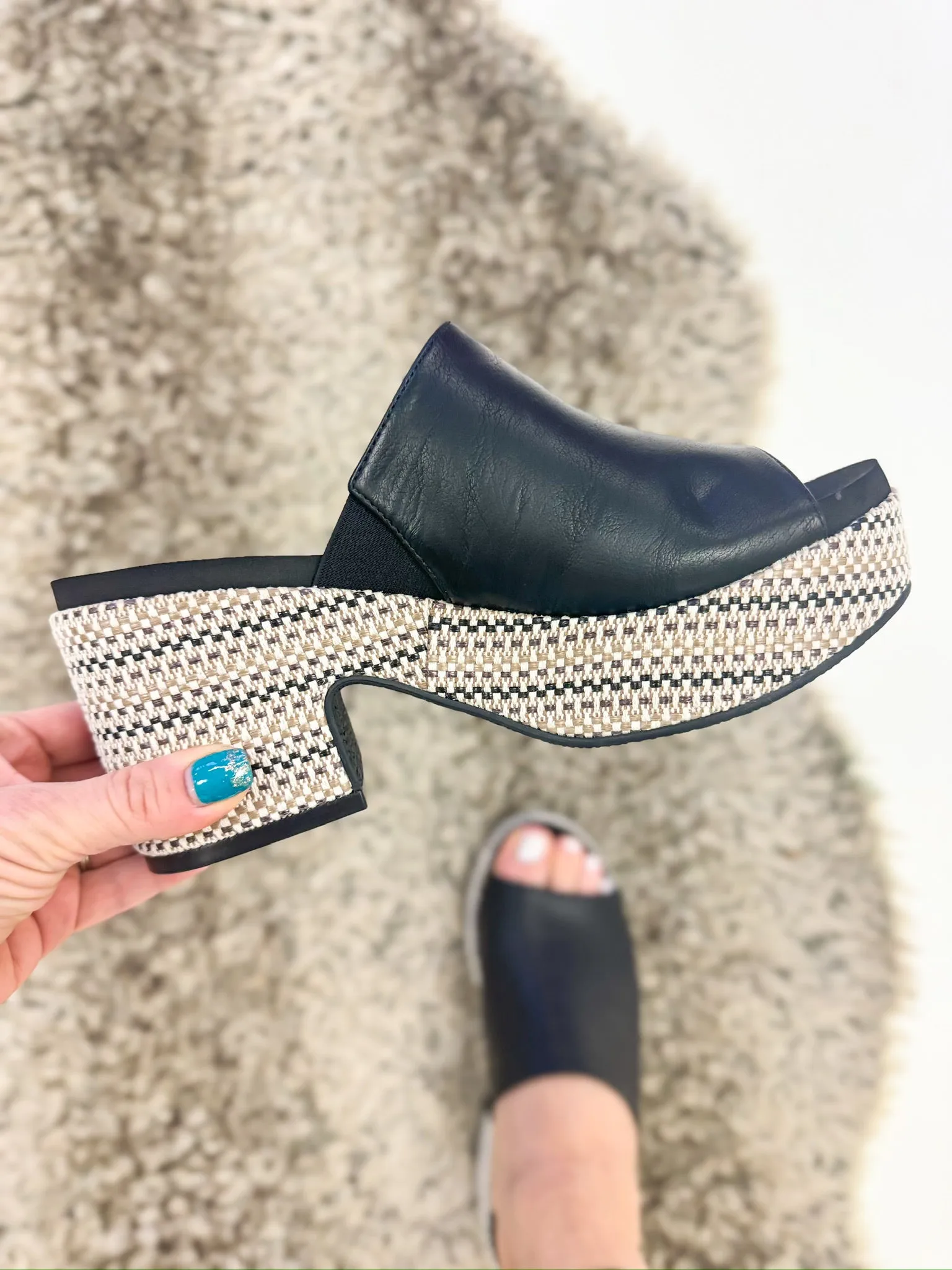 Corky's Black Totally Buggin Wedges