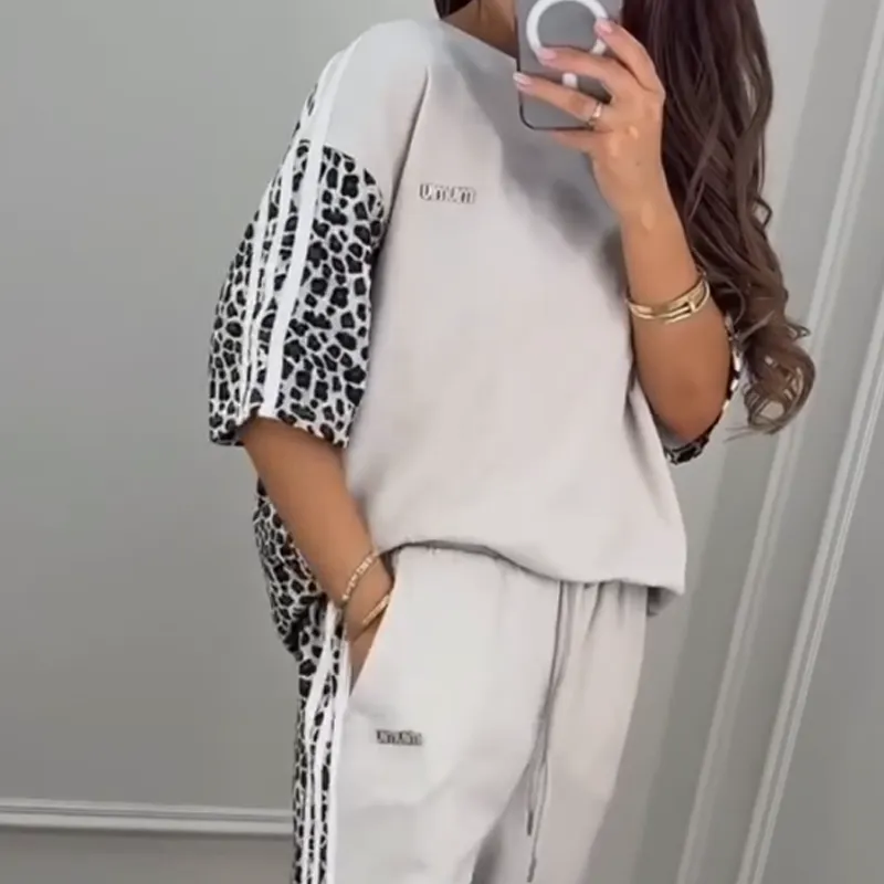 Leopard Print Patchwork Sweatshirt
