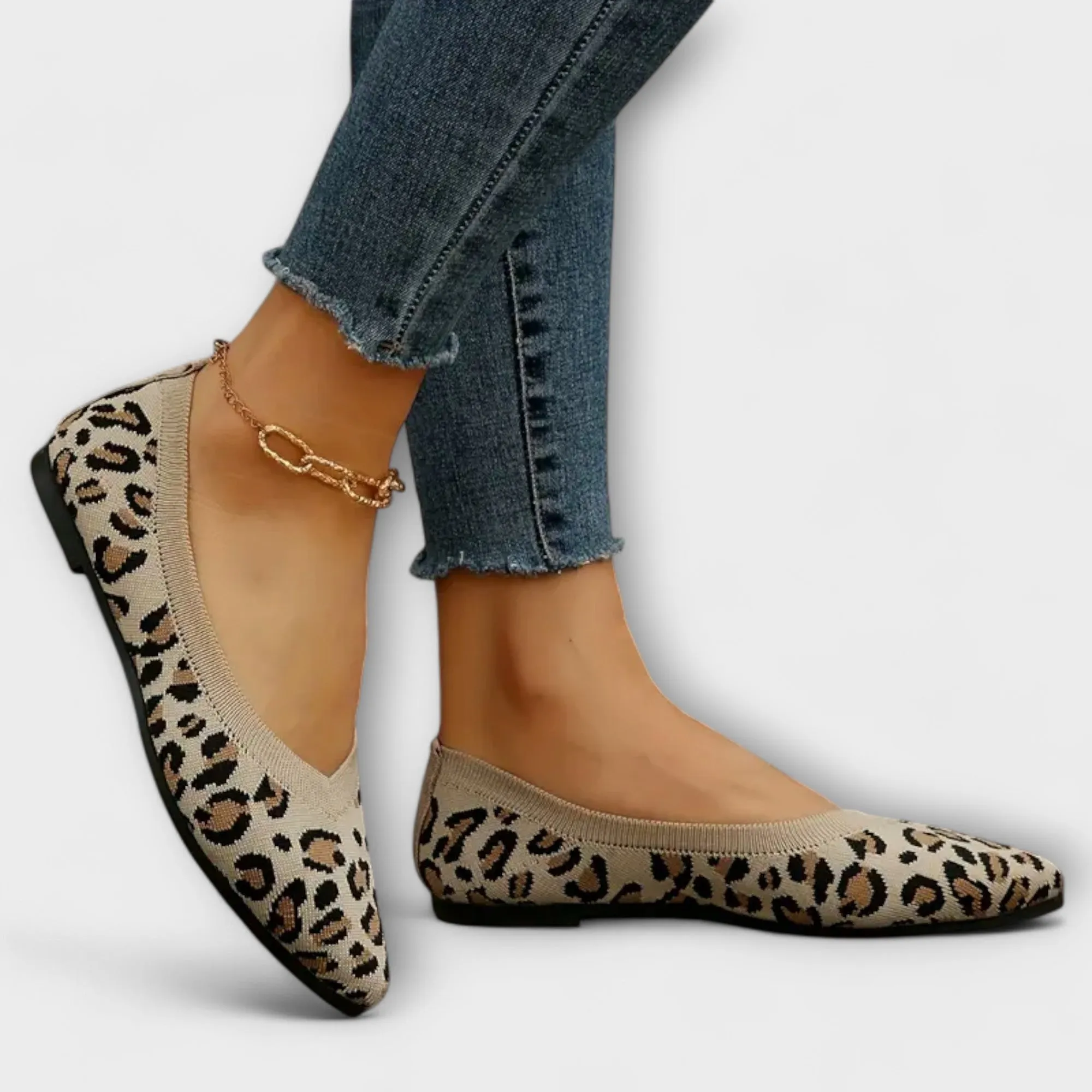 Pointed Flats with Leopard Print Design